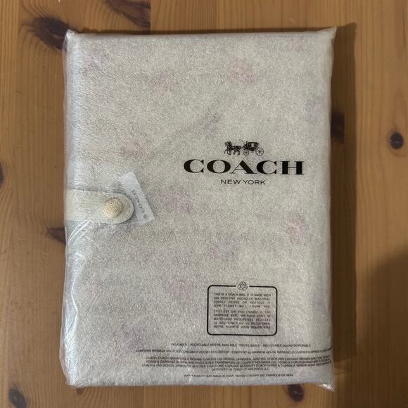 🌸 Coach Notebook In Signature Canvas With Floral Print - Picture 1 of 11